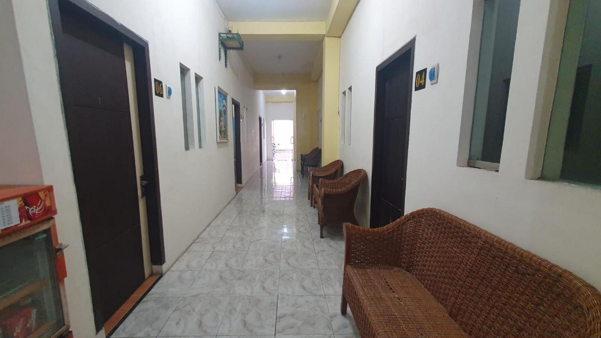 Reddoorz Syariah At Demasto Homestay Jembel 外观 照片
